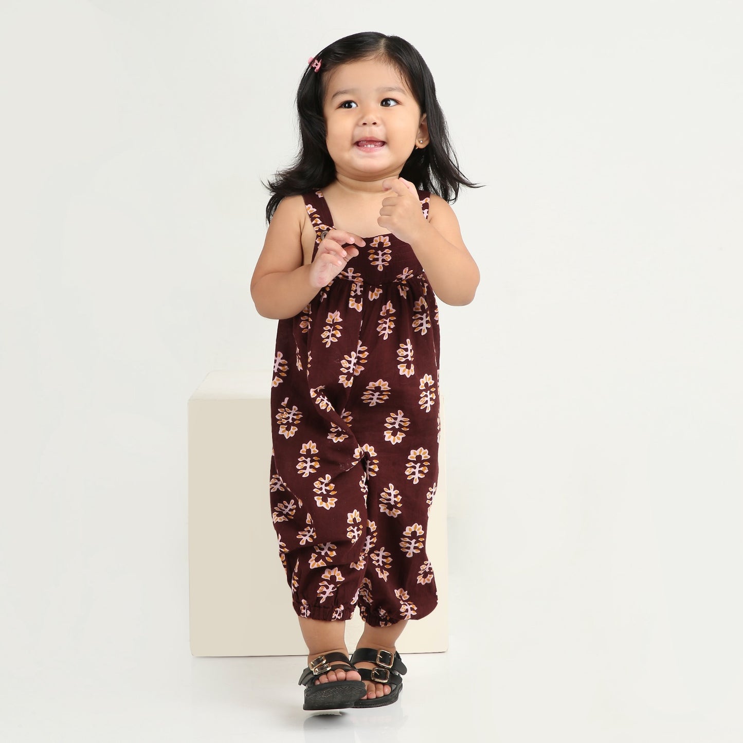 Printed cotton sleeveless jumpsuit for baby girls